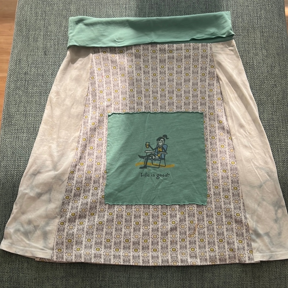 Life is Good skirt. It has a great drape, good stretch and resilience.